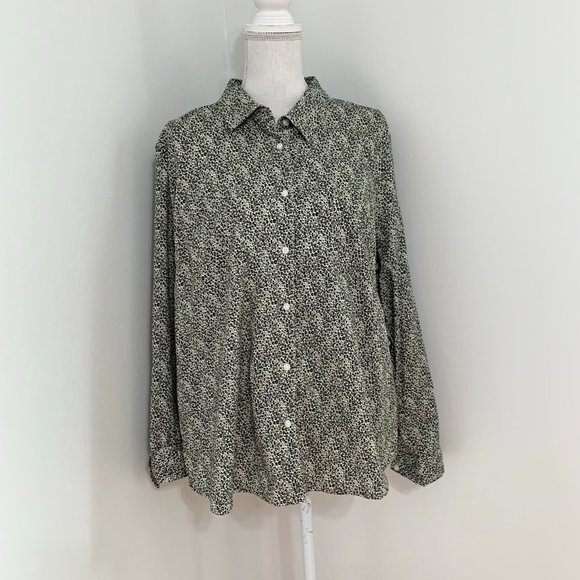 Jaclyn Smith Tops - NWT    PRINT BUTTON DOWN EASY CARE SHIRT    XXL